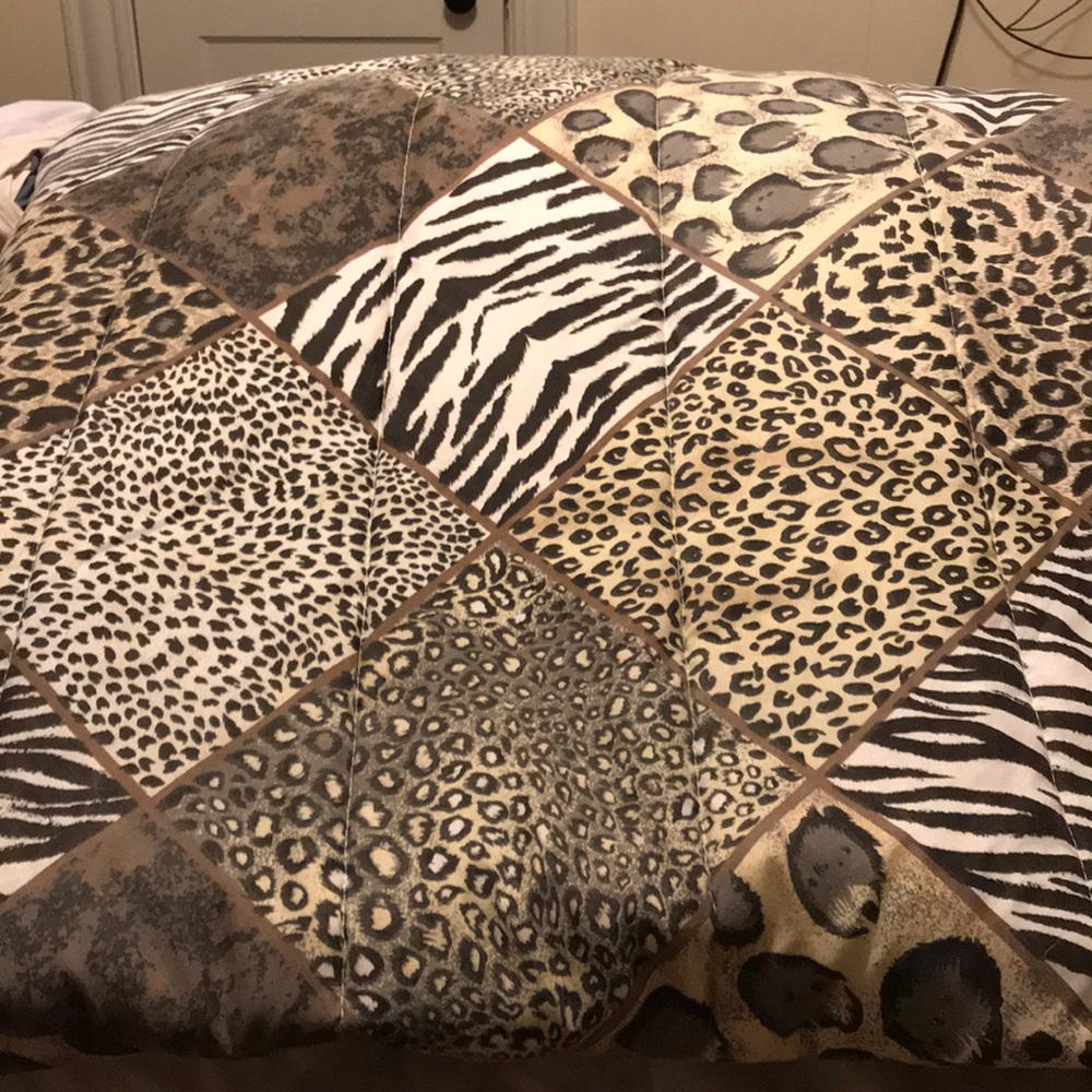 Twin bed Animal Print Comforter